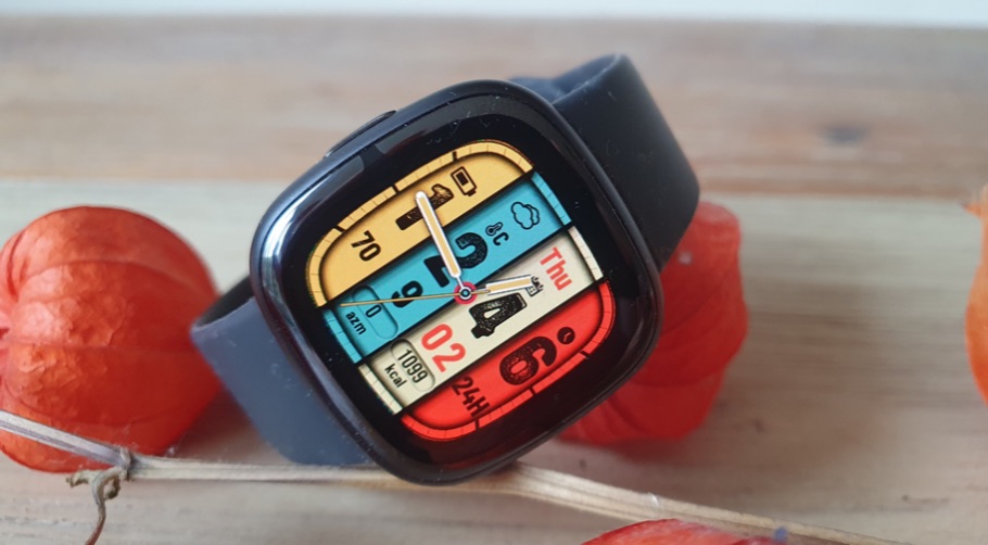 Fitbit Sense 2 watchface hout deco