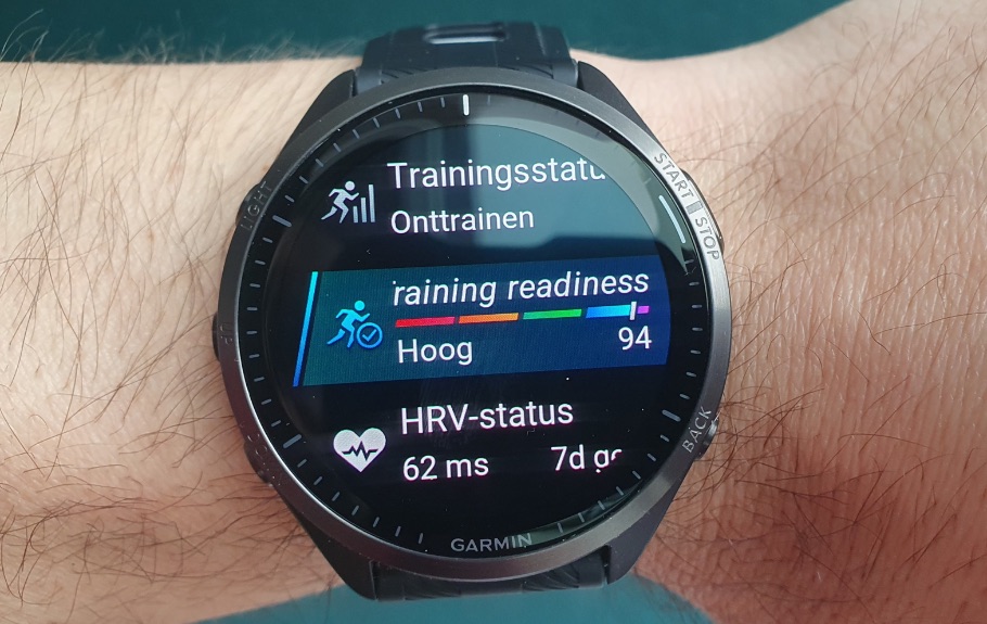 Garmin Forerunner 965 glances