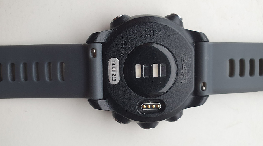 Garmin 245 achterkant
